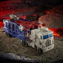 Transformers Generations WFC: Kingdom Leader Wave 3 - Ultra Magnus Image_8
