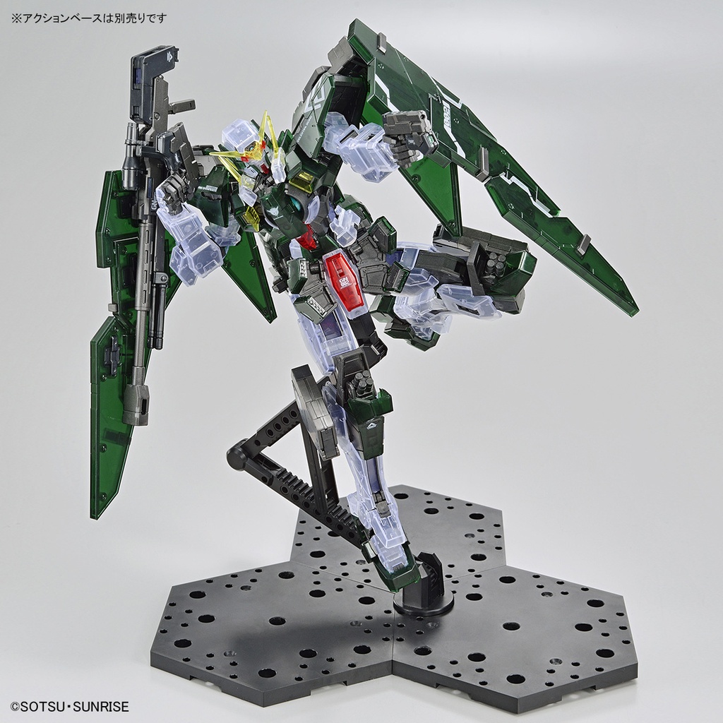 MG The Gundam Base Limited Gundam Dynames [Clear Color] (P Bandai) Image_4
