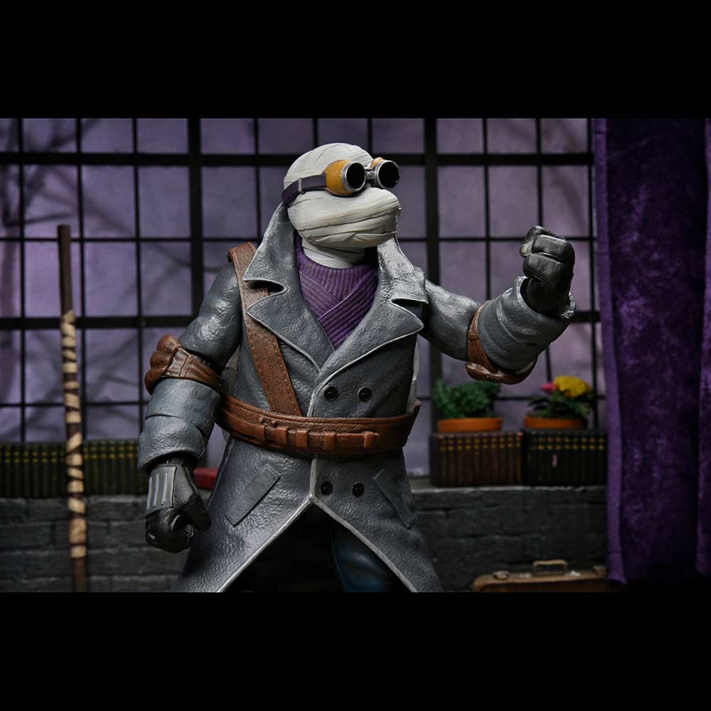Teenage Mutant Ninja Turtle X Neca Monster Universe - Ultimate Donatello as The Invisible Man Image_13