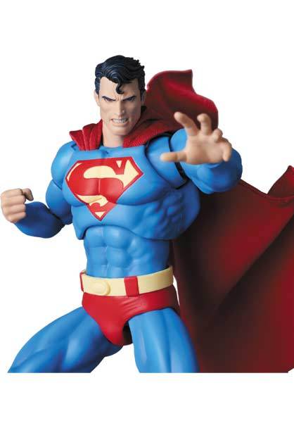 (PO) MAFEX Superman (HUSH Ver.) (7) Image_8