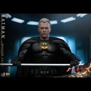 (PO) Movie Masterpiece Series MMS712 - The Flash - Batman (Modern Suit) Image_4