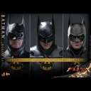 (PO) Movie Masterpiece Series MMS712 - The Flash - Batman (Modern Suit) Image_17
