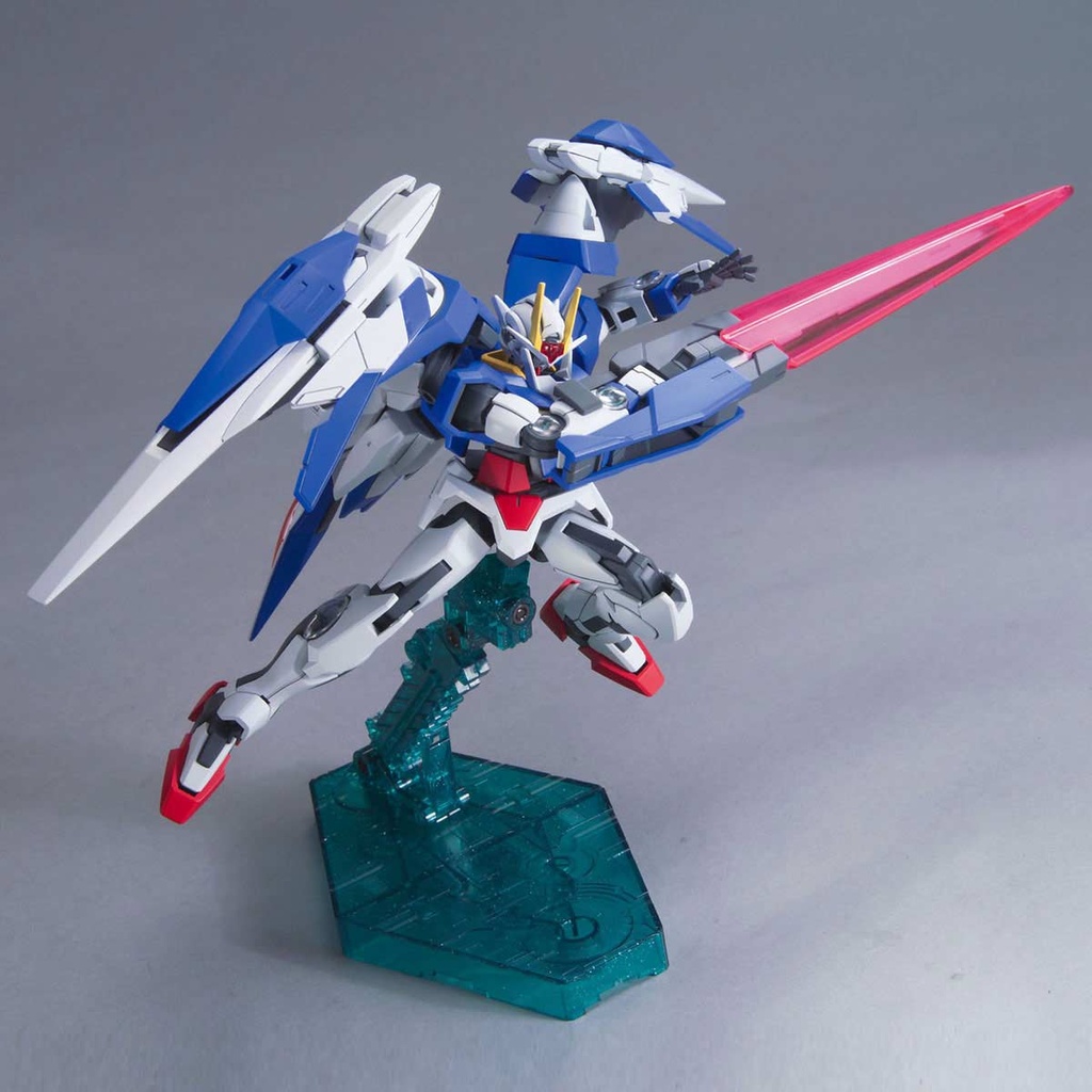 HG Mobile Suit Gundam 00 - GN-0000 + GNA-010 - 00 Raiser + GN Sword III Image_3